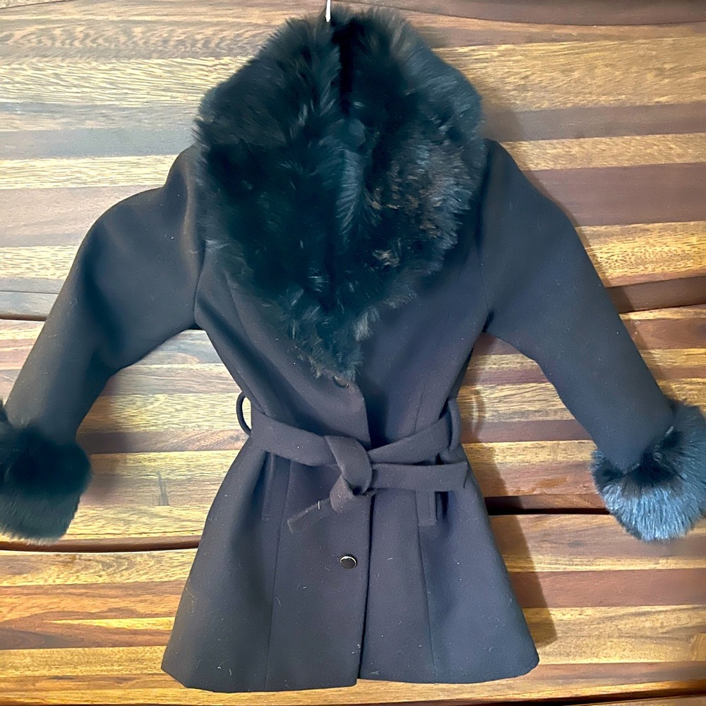 Janie and Jack  faux Fur Collar Coat girl size 3/4.  Like new condition (used)